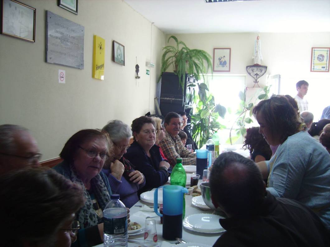 906150_613156788741410_1517962517_o